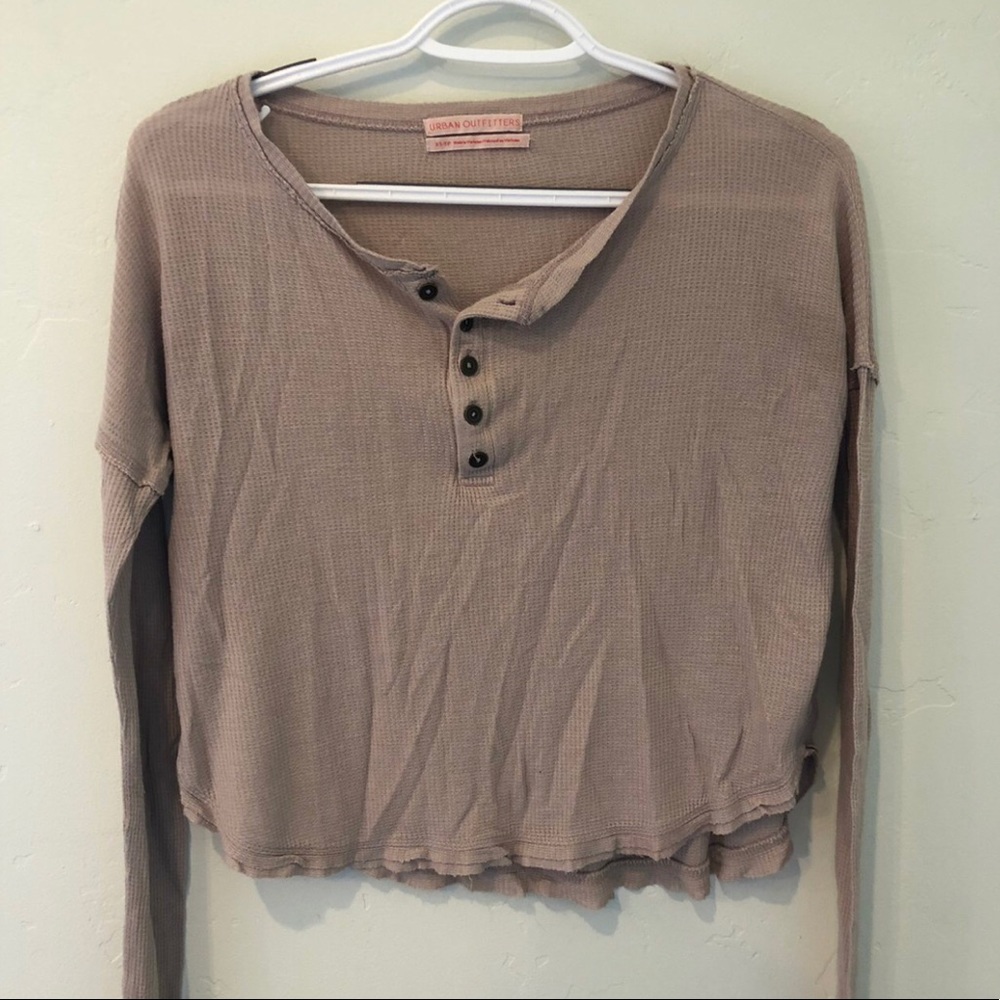 cute and comfy henley!